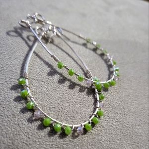 Beaded Wire Earrings Green/Pink 🌸🌿